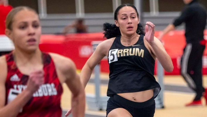 Senior Ariana Beverley sprints against her competitors at the Bast Cregger Invitational.