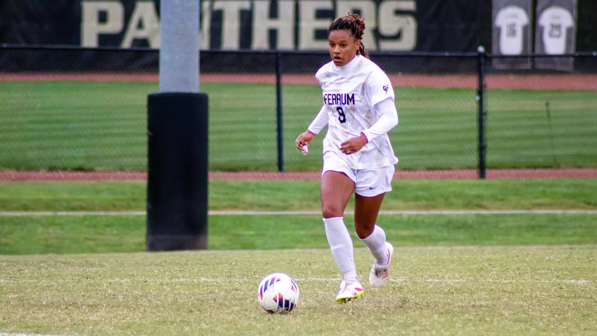 First-year Brooklyn Lee possesses the ball on her way to her first collegiate goal. 