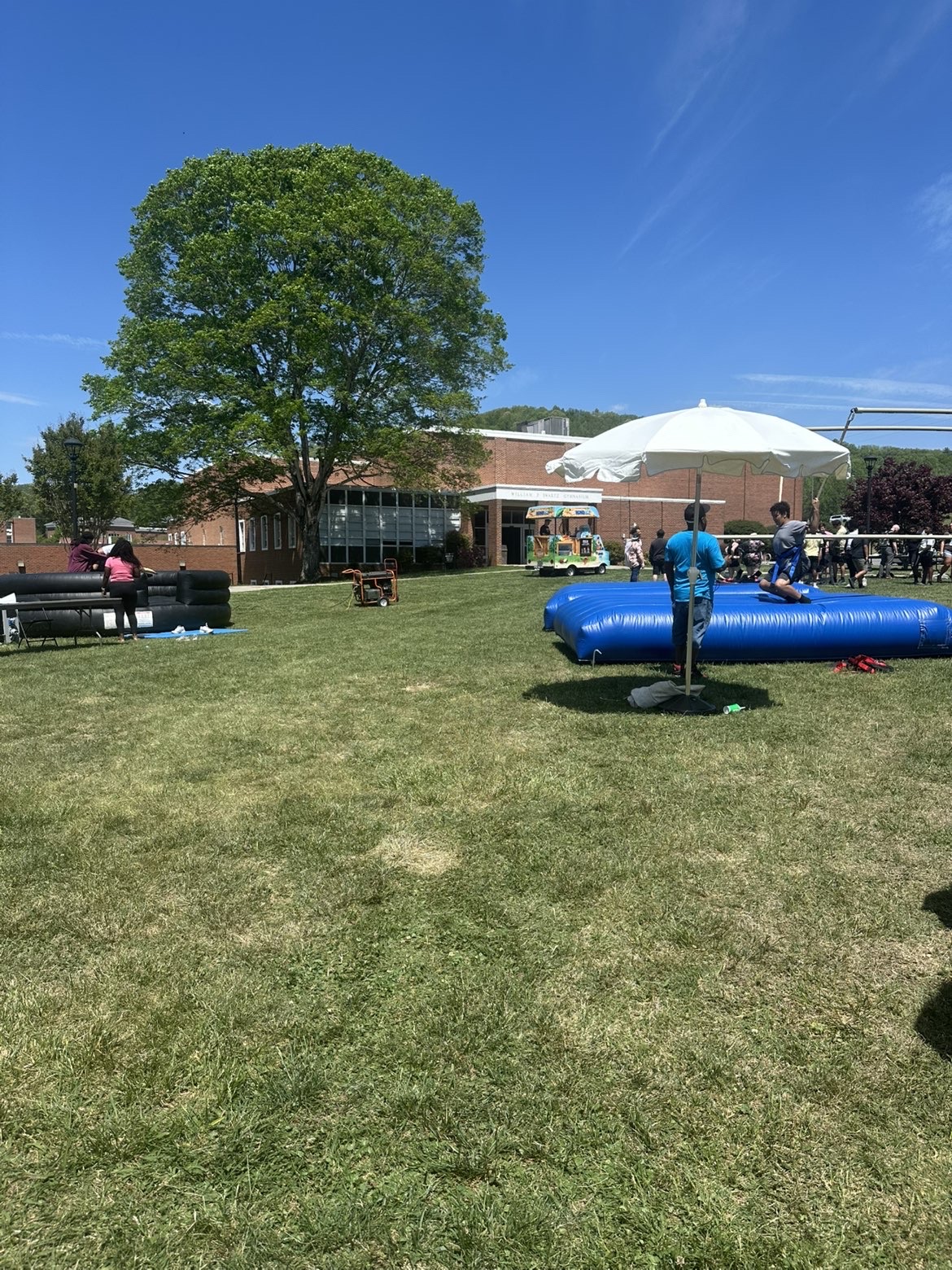 Ferrum Spring Fling brings sunshine, music, smiles, and campus energy.